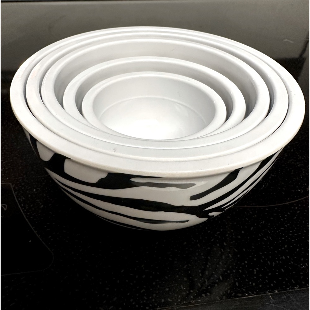Zebra prep bowls nesting with measurement markings inside melamine - Picture 2 of 12